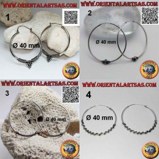 Ohrring aus 925 ‰ Silber, bearbeiteter Kreis, 40 mm Durchmesser (1)