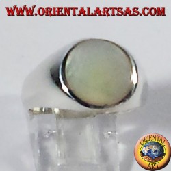 silver ring with mother of pearl round