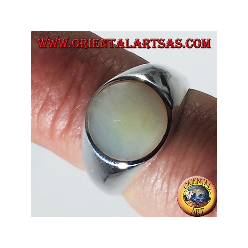 anillo de plata con la madre de la perla redonda