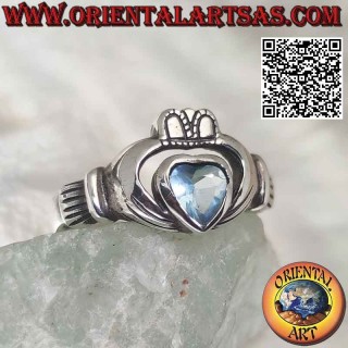 Irischer Claddagh-Silberring (Love Loyalität und Freundschaft) gewölbt mit blauem Topas-Herz (1)