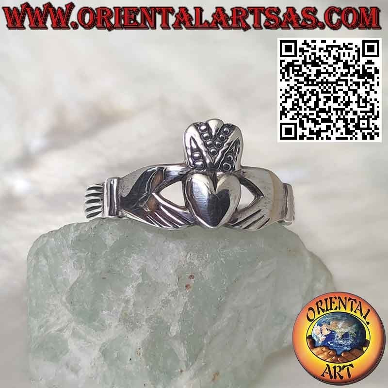 Anillo de plata Irish Claddagh (Amor lealtad y amistad) con "V" en la corona