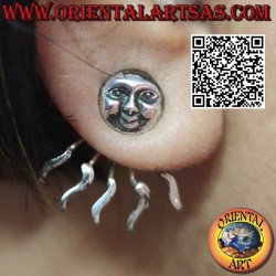 Boucle d'oreille argentée...