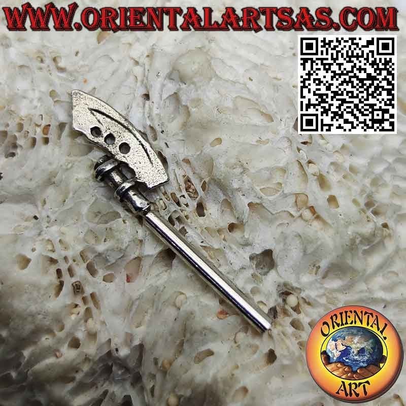 Boucle d'oreille en argent "spéciale", la hache