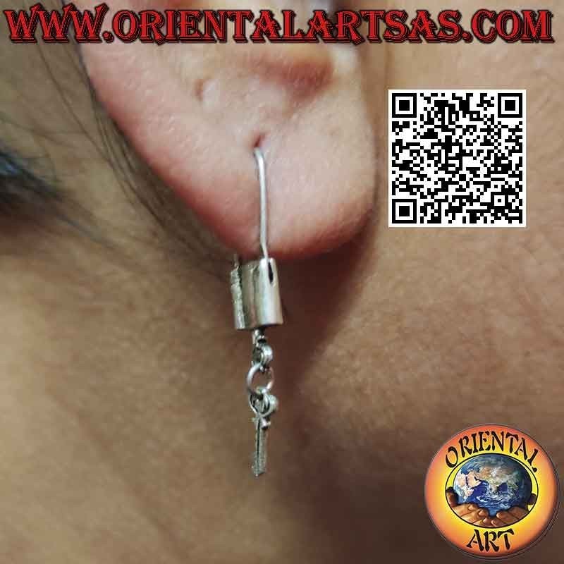 Boucle d'oreille en argent "spéciale", le cadenas avec la clé