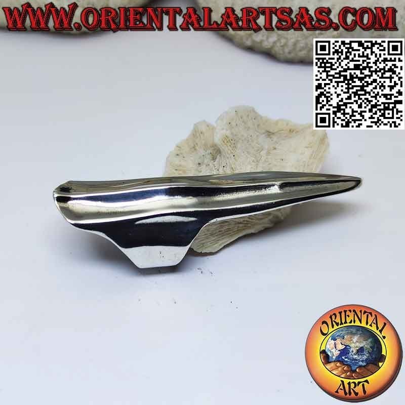 Anillo de plata lisa con armadura cubre dedo con relieve central
