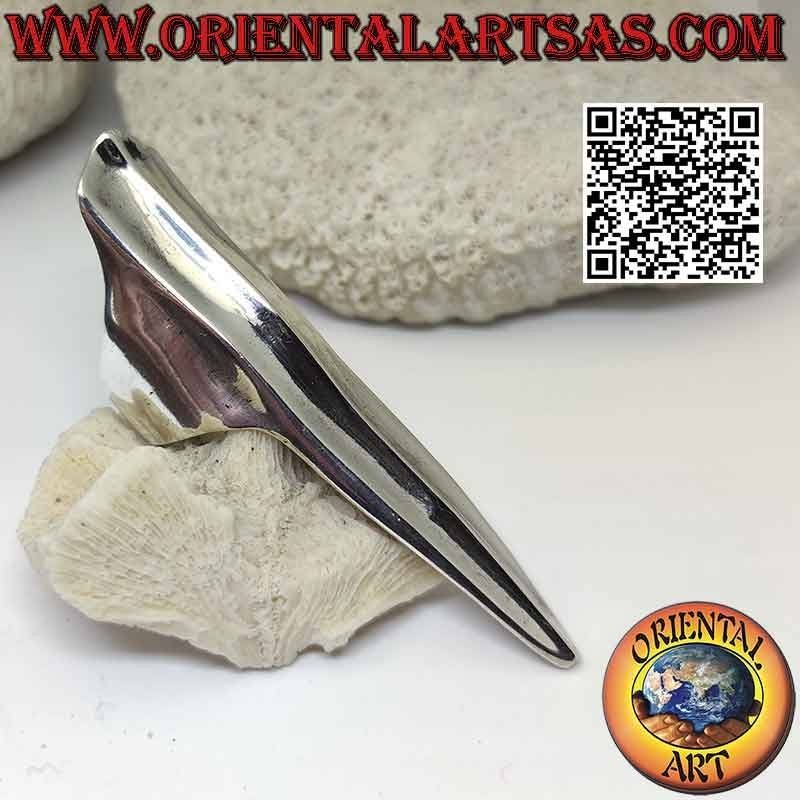 Smooth silver ring with finger-cover armor with central relief