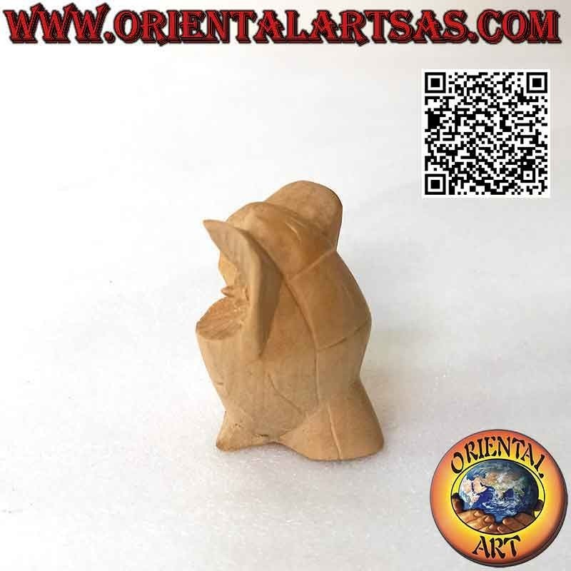 Escultura de un búho agazapado en madera de hibisco de 4,5 cm
