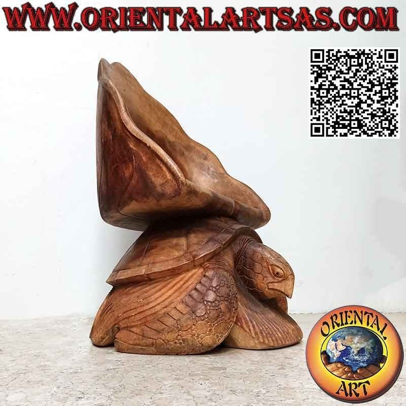 Poltroncina da salotto a scultura "scoglio su tartaruga", in legno di suar intagliata a mano