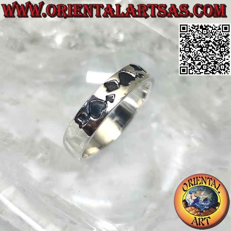 Bague en argent travaillée avec coeur avec flèche profondément gravée