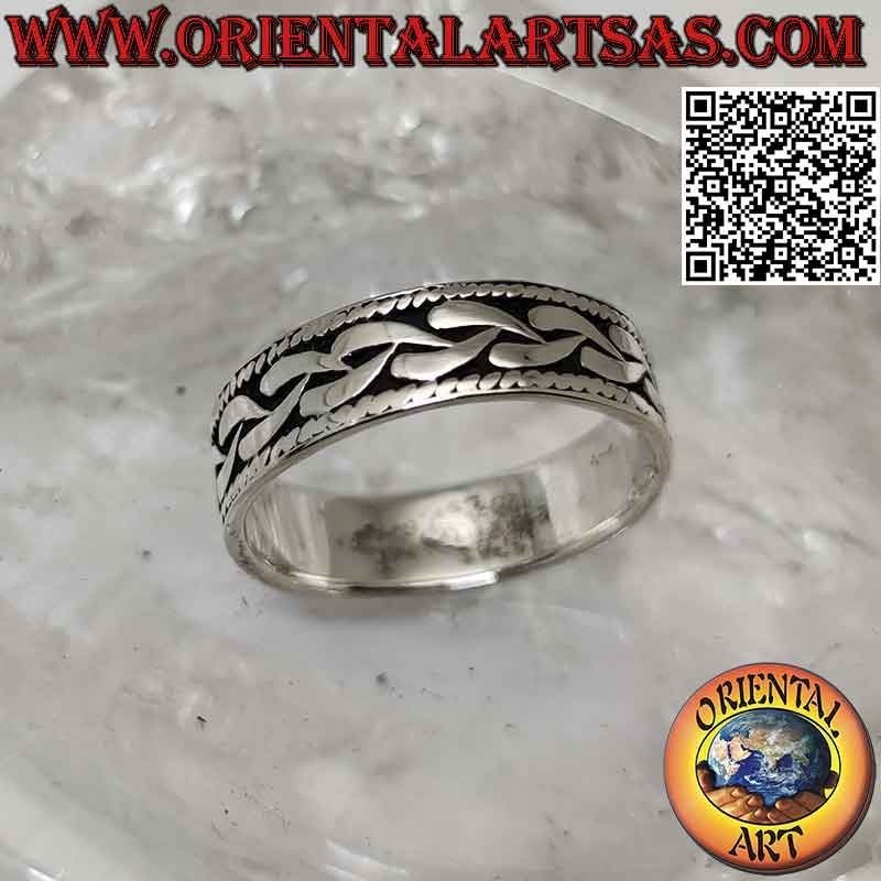 Silberring mit gearbeitetem Band, surreale Flachreliefkette