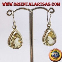 Pendientes de plata con topacio en la caída de facetas