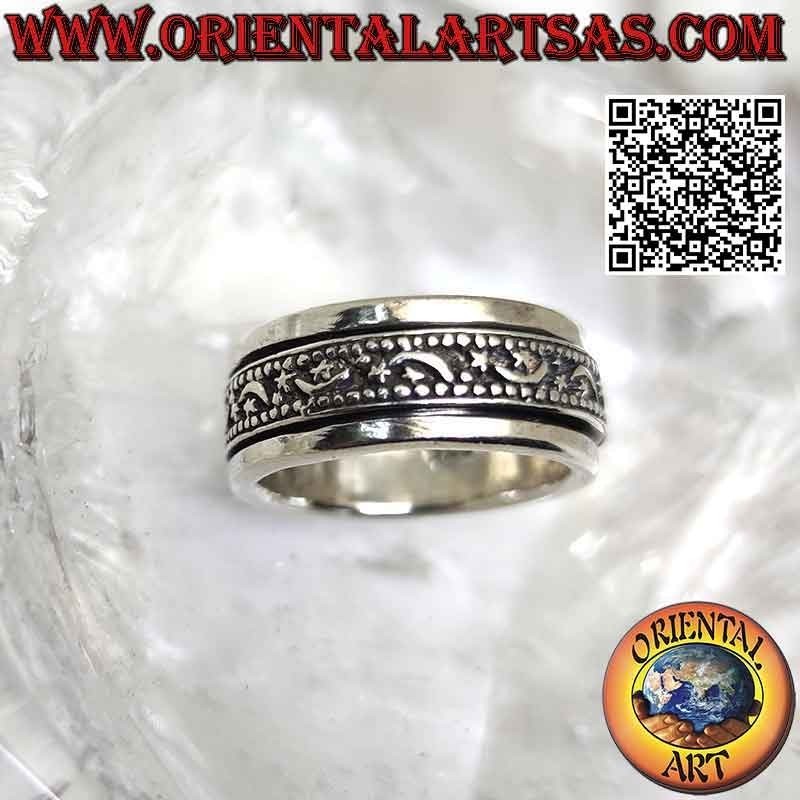 Anello in argento a fascia antistress, lune e stelle alternate a bassorilievo