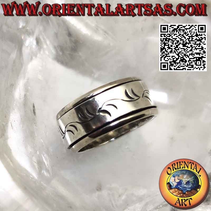 Silberring mit Antistress-Band, Ohren und gravierten Blumenblättern