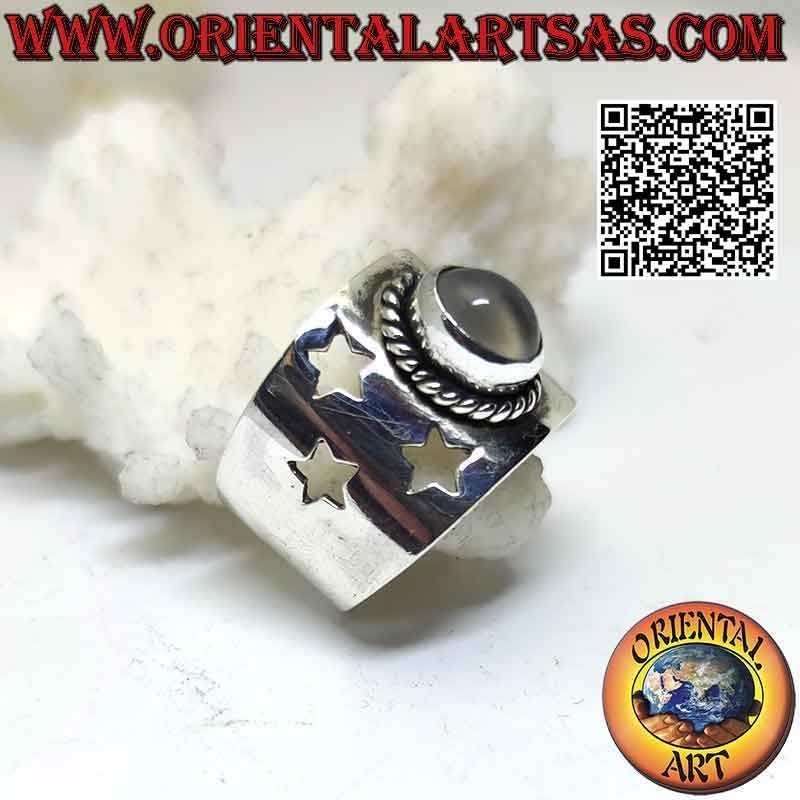 Anello in argento a fascia con pietra di luna ovale cabochon e stelle traforate