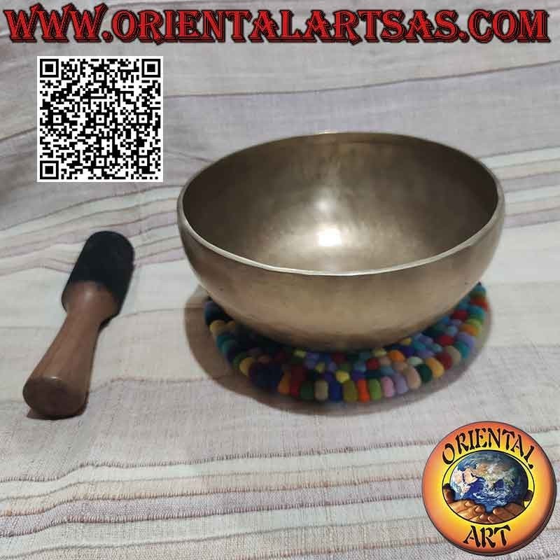 Tibetan bell handmade from an alloy of seven metals of 23 cm Ø with clapper