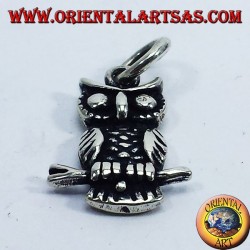 colgante de plata, búho en rama bifaciales