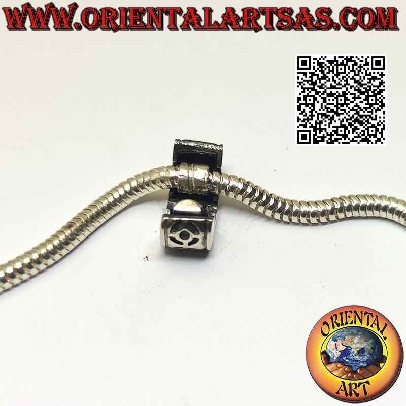 925 ‰ silver clip for charms bracelet, smooth with circular bas-relief geometric pattern