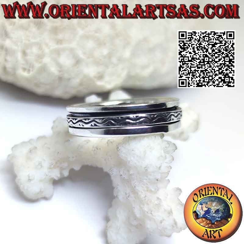 Silver ring with antistress band, wavy line and engraved decorations