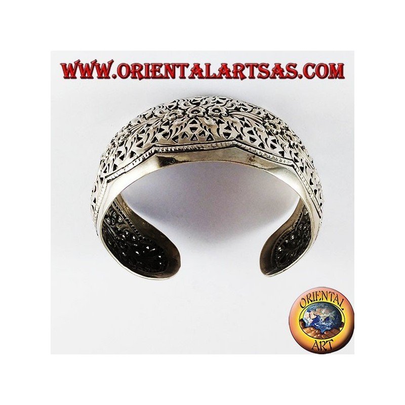 Bracciale d'argento rigido cesellato a mano bombato