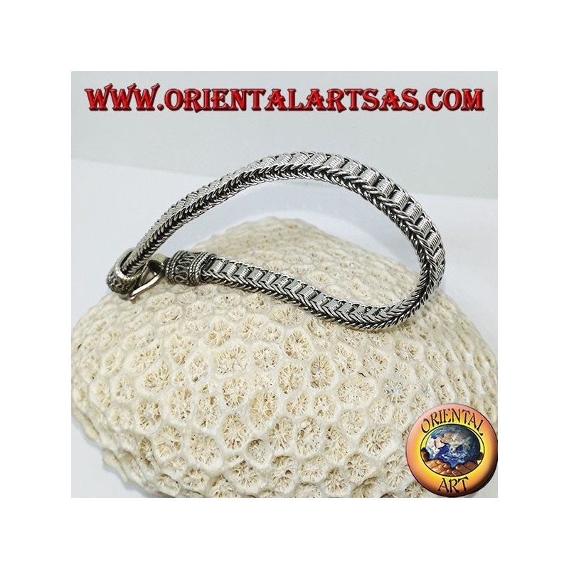 Bracelet plat en argent avec spirales centrales