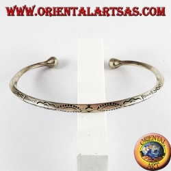 pulsera de plata, el perfil rombo tallado a mano