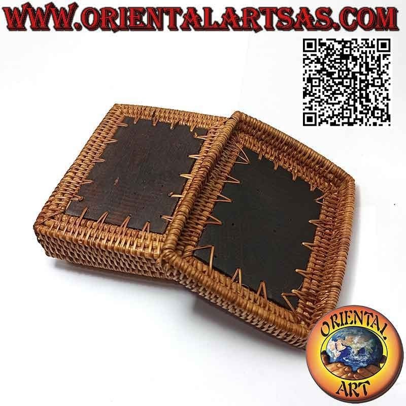 Rectangular jewelery box with engraved decoration in mahogany and wicker (13 x 10)