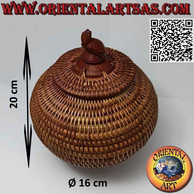 Scatola portagioie sferica con scultura intagliata in legno di mogano e midollino