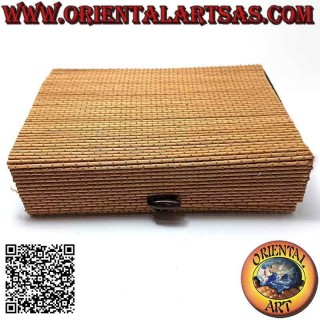 Scatola portagioie rettangolare con coperchio morbido in tubicini di bambù annodati (20x15)