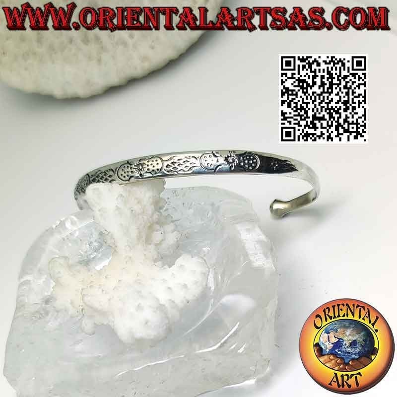 Bracelet rigide en argent 925‰ avec décor Maori symétrique gravé et boule terminale