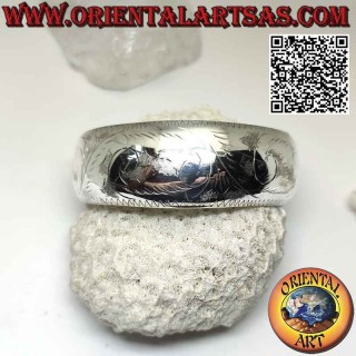 Wide, rounded and smooth 925 ‰ silver rigid bracelet with light baroque engravings