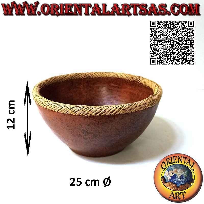 Bowl of the aborigines of Lombok in terracotta and tubular rim in rattan