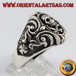 Silver ring, pirate skull with lateral cross