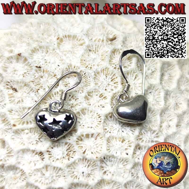 Boucles d'oreilles à levier en argent avec cœur lisse avec étoiles perforées d'un côté