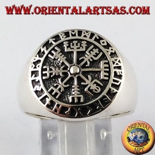 Bague en argent, et Aegishjalmur vegvisir avec Celtic runes