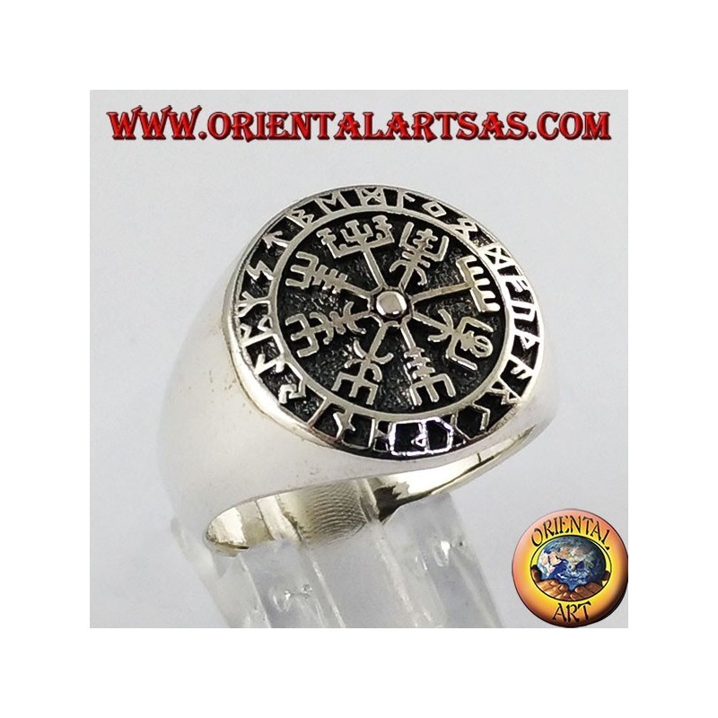 Bague en argent, et Aegishjalmur vegvisir avec Celtic runes