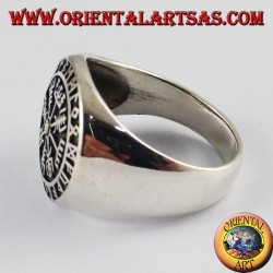Bague en argent, et Aegishjalmur vegvisir avec Celtic runes