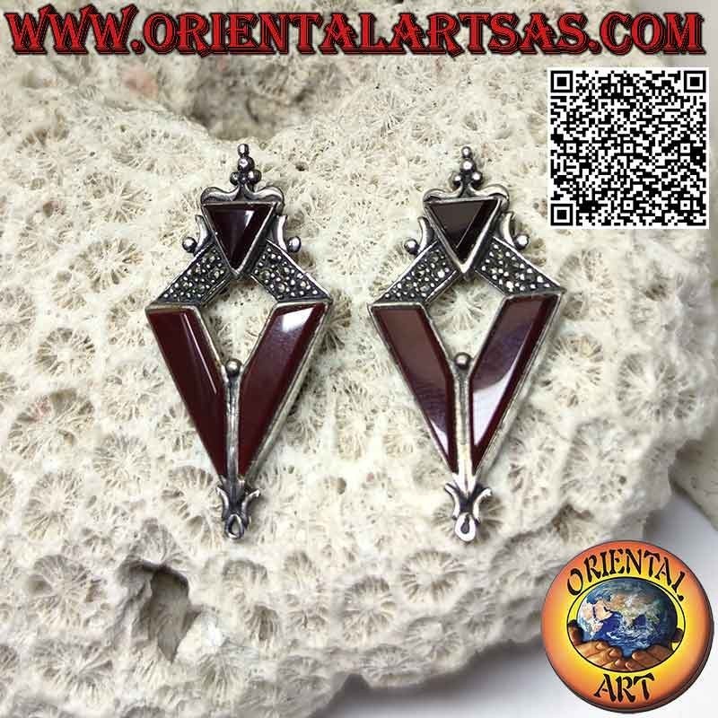 Pendientes romboidales de plata tachonados de marcasita con inserciones triangulares y de cornalina