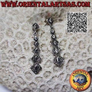 Boucles d'oreilles en argent, série croissante de losanges avec onyx central entouré de marcassite