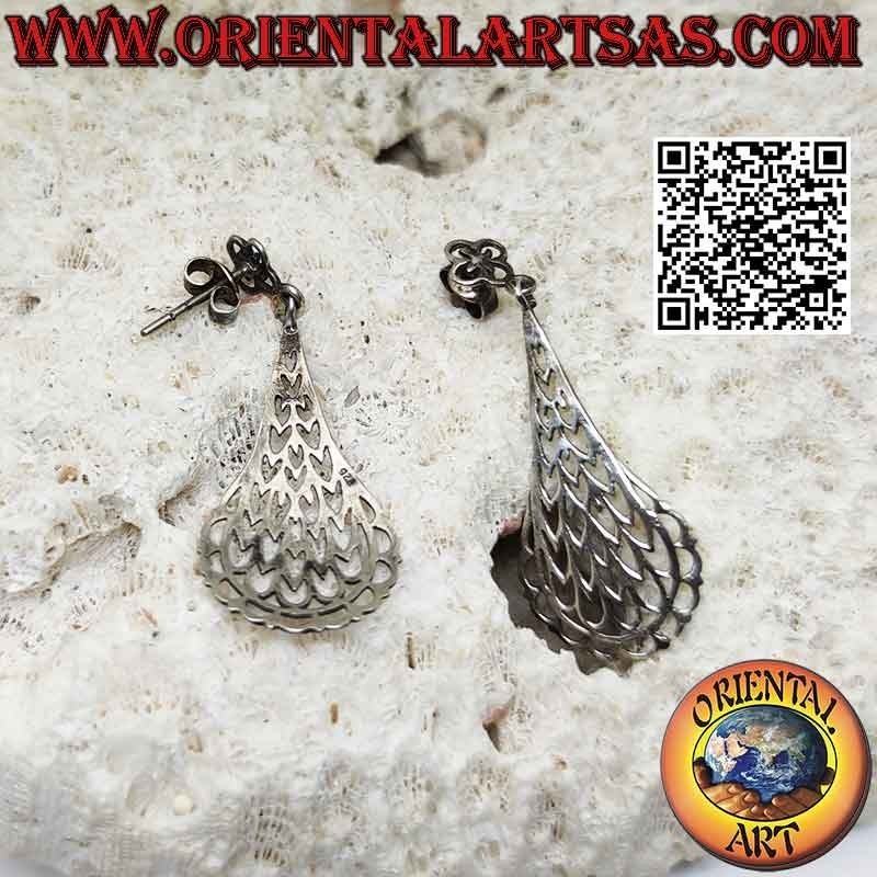 Orecchini in argento da lobo con piastra a goccia pendente traforata (cuoricini)