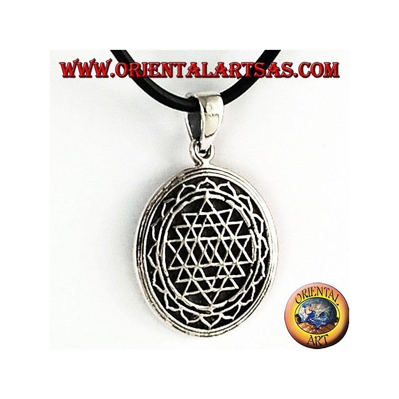 colgante de plata Sri Yantra en loto