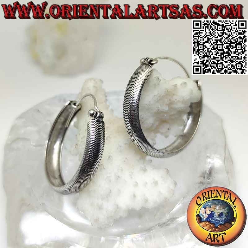 Orecchini in argento, cerchi lavorati a zigrinatura bombati piatti da 6 x 32 mm (classica)