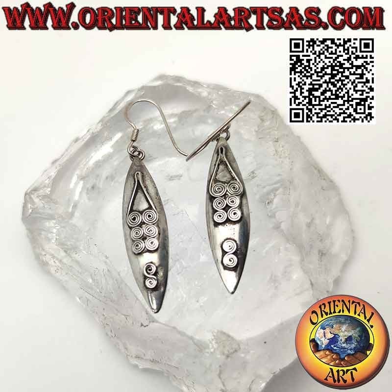 Boucles d'oreilles ovales allongées en argent à décor ethnique en haut relief (religieuse)