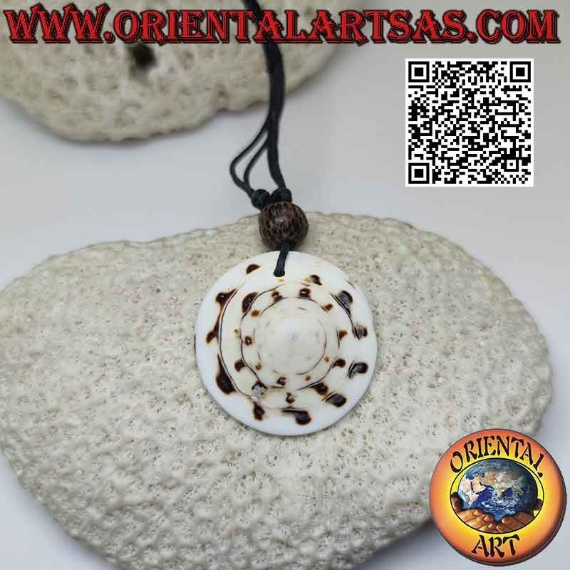 Collana con conchiglia Gasteropode tonda e nodi scorsoi (A)