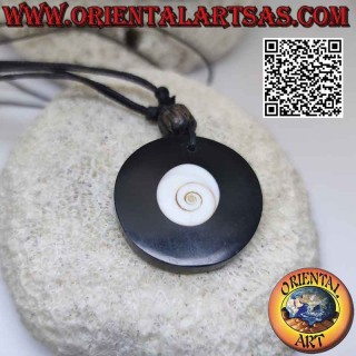Necklace with spiral shell "Eye of Saint Lucia" and slip knots