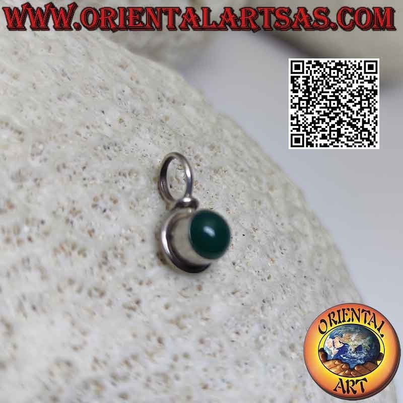Silver pendant with round cabochon green agate on a smooth high edge setting