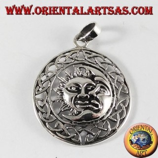 colgante de plata sol y la luna en la rueda celta