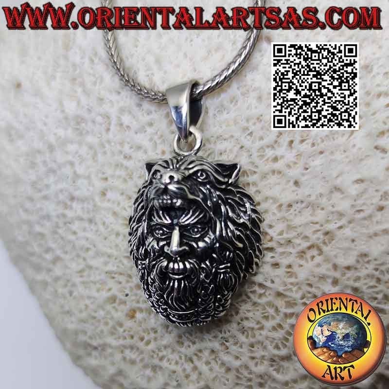 Pendentif en argent en forme de tête d'Odin (principal dieu nordique) avec un loup sur la tête