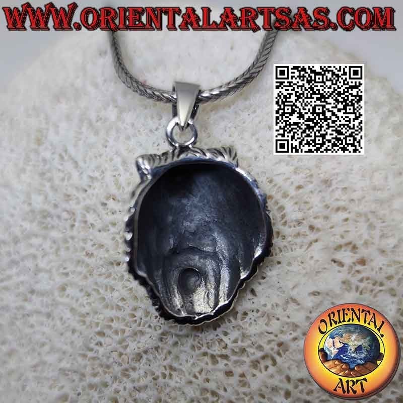 Pendentif en argent en forme de tête d'Odin (principal dieu nordique) avec un loup sur la tête