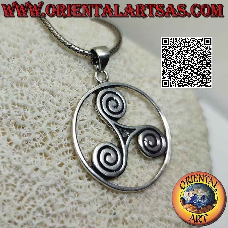 Ciondolo in argento Triskele (triskell, triscele) con terminazioni a spirale nel cerchio cosmico (grande)