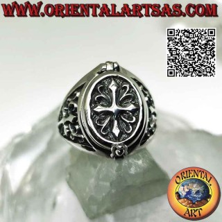 Bague boîte ovale en argent (porte-poison) à décor de croix chrétienne